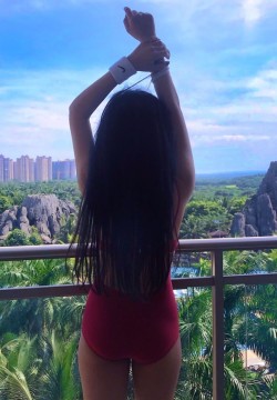 努力挣钱，她就是目标