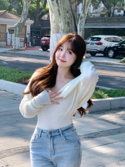 漂亮的牛仔裤美女